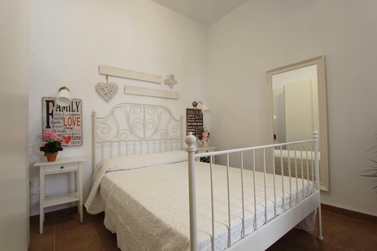 Apartamento Ollerias Malaga Ngoại thất bức ảnh