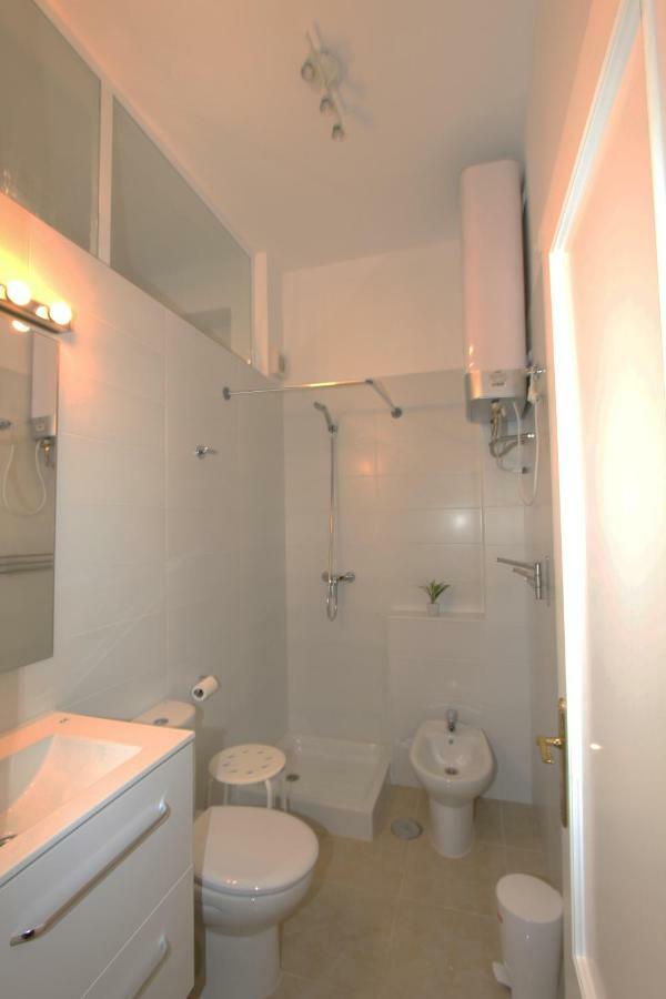 Apartamento Ollerias Malaga Ngoại thất bức ảnh