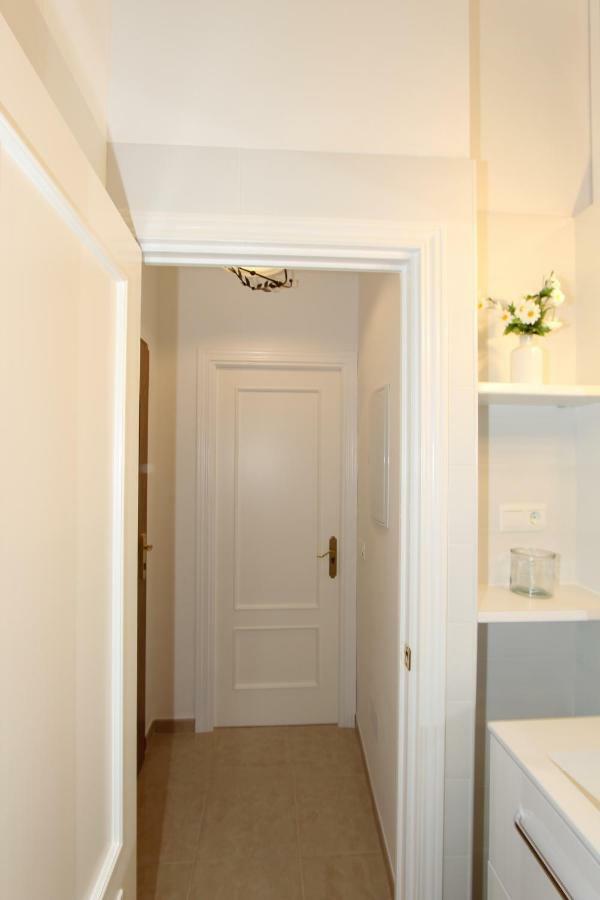 Apartamento Ollerias Malaga Ngoại thất bức ảnh